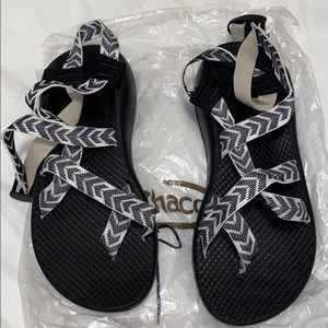 women’s size 9 chacos